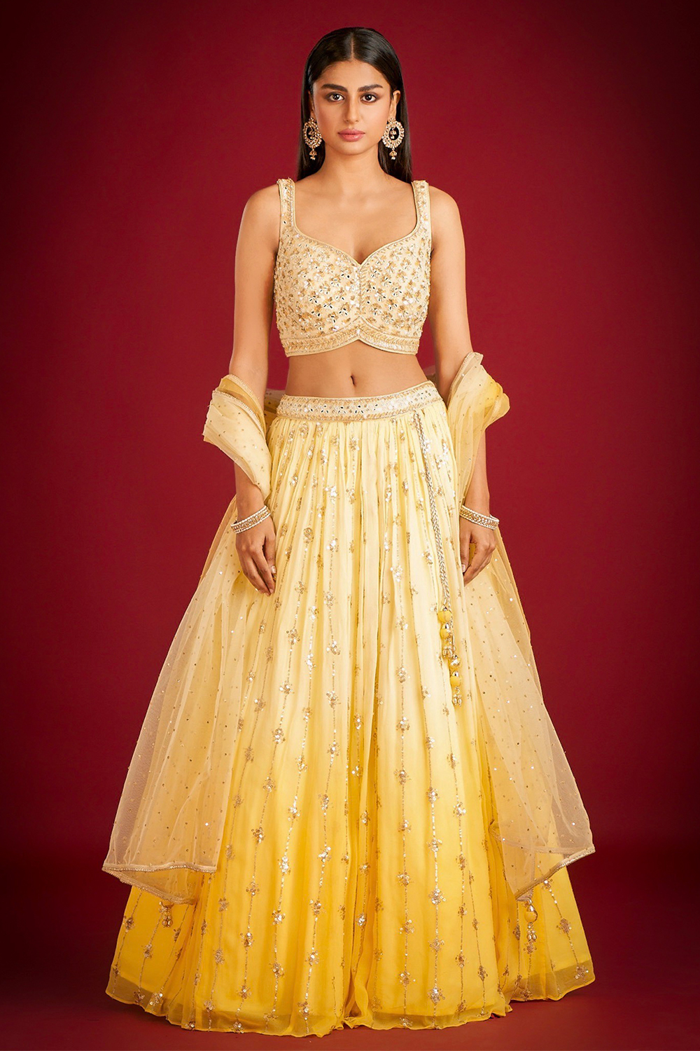 What To Wear On Your Waist with Your Lehenga: From Kamarbandhs to Real Belts!  | WedMeGood